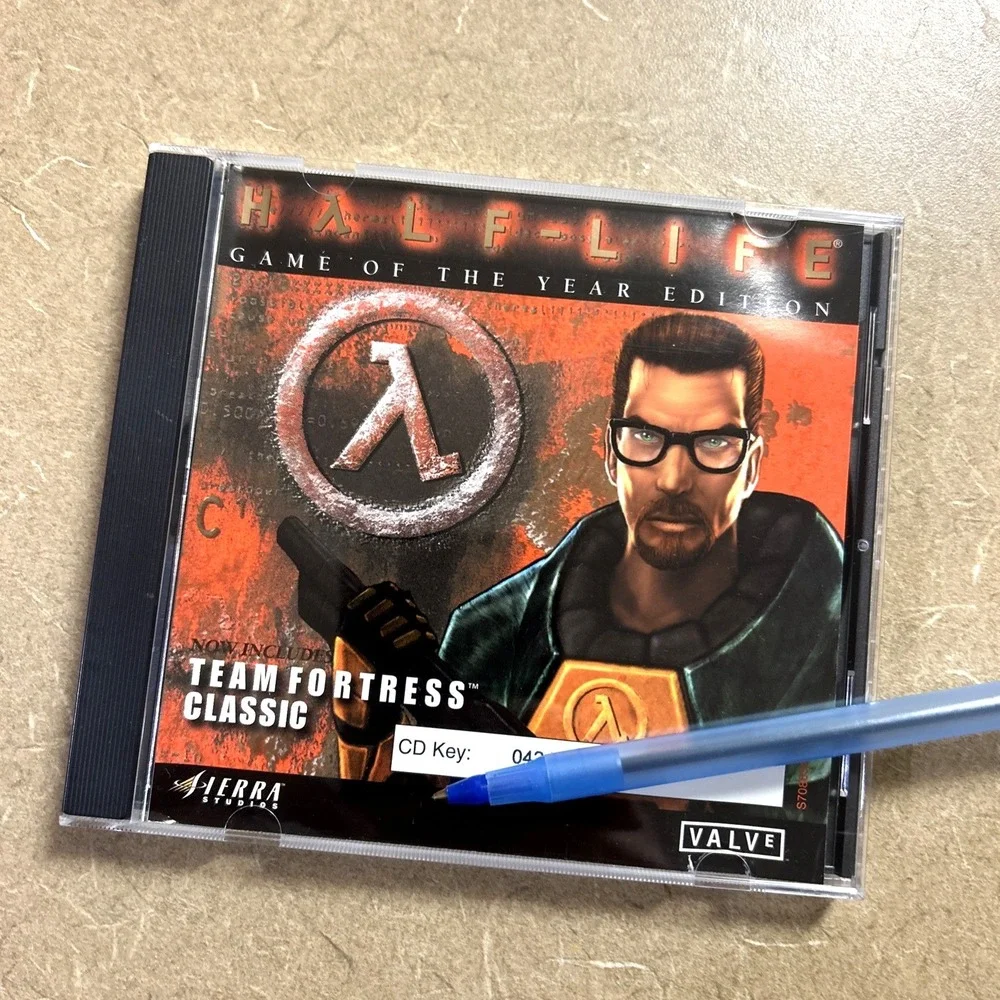 Half- Life Team Fortress Classic PC Game w/ Key Game of the Year Edition